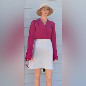 Ann Taylor skirt, size 12, cute woven fabric with button detail.